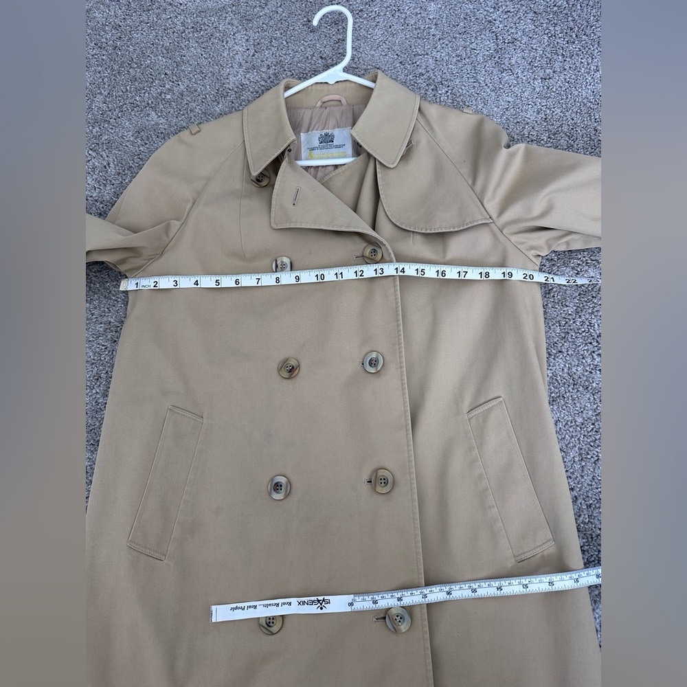 Vintage Aquascutum London Trench Coat | Classic Beige | Checked Lining - Picture 13 of 17